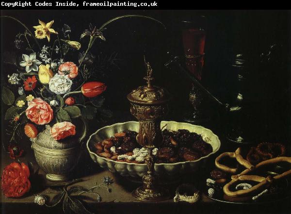 PEETERS, Clara bord med blomvas och torkad frukt
